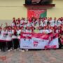 Foto: Pemilik Sanggar VIRA, Hj. Hosniati Herman, bersama ratusan emak-emak dari Kecamatan Kota Sumenep, @by_News9
