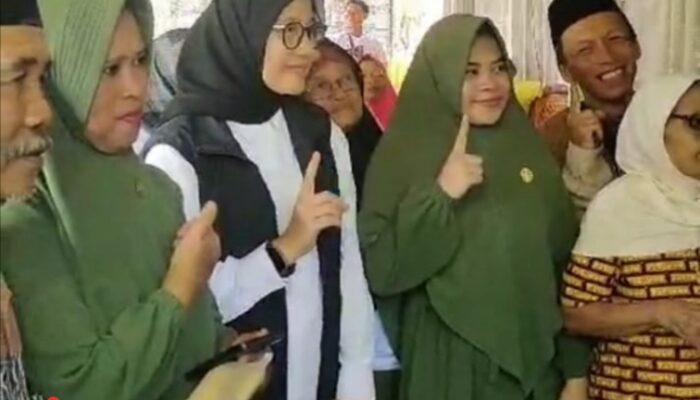 Keyakinan Warga Desa Templek: Ipuk Fiestiandani-H. Mujiono Sosok Solutif yang Ditunggu
