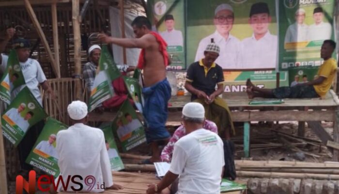Simbol Perjuangan, Relawan MANDAT Bangun Posko Pemenangan di Desa Mandangin Sampang