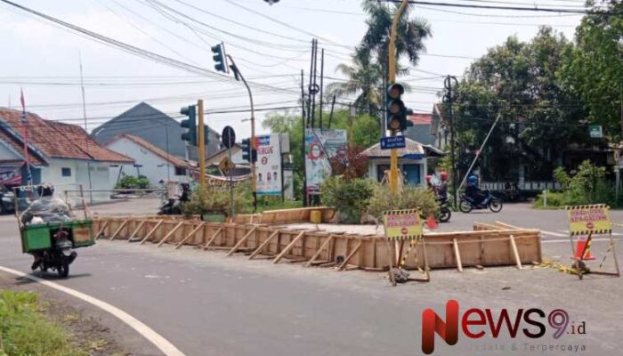 Proyek Tanpa Papan Nama di JLT Lumajang Jadi Sorotan Publik
