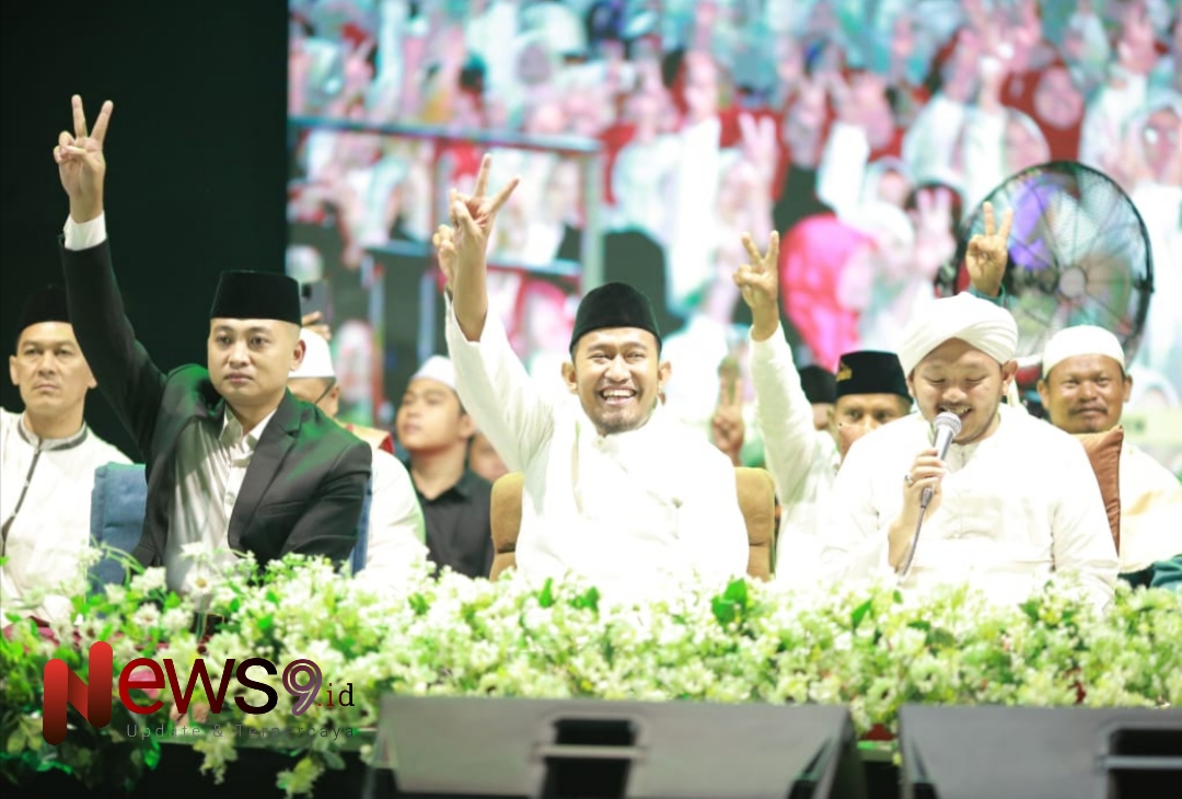 Foto: FAHAM Bershalawat bersama pasangan calon Bupati dan Wakil Bupati Sumenep nomor urut 2, Achmad Fauzi – KH Imam Hasyim. @by_News9.id