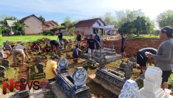 Bangkitkan Kepedulian Lingkungan, Taruna Muda Desa Pamolokan Gelar Aksi Bersih Makam