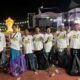 Foto: Tim semut putih santri milenial Sumenep saat membersihkan lokasi sholawat paslon FAHAM, @by_News9.id