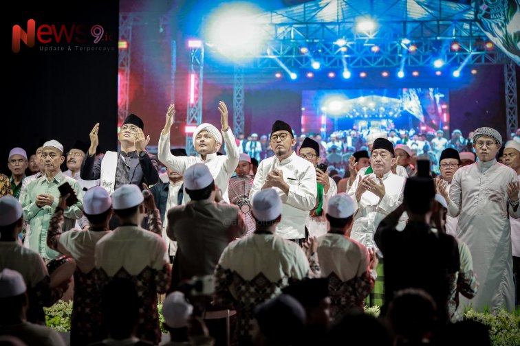 Foto: Calon Bupati dan Wakil Bupati Sumenep Nomor Urut 02, Achmad Fauzi Wongsojudo dan KH. Imam Khasyim, serta para kiai dan tokoh masyarakat setempat, @by_News9.id