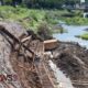 Pelaksana Proyek CV. Bumi Lestarindo dan berlokasi tak jauh dari proyek tanggul sungai (DAM) Gambiran