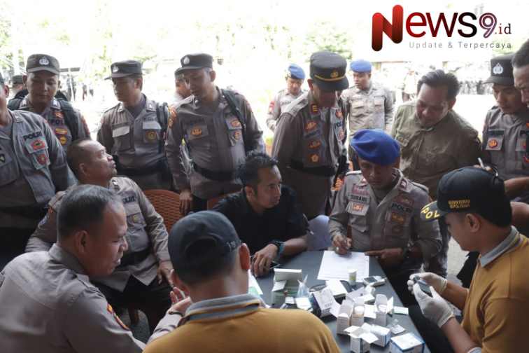 Foto: Personil PAM saat menjalani Pemeriksaan Kesehatan di Mapolres Sampang, @by_News9.id