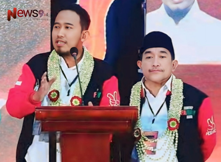 Paslon nomor urut 2, Achmad Fauzi Wongsojudo dan Kiai Imam Hasyim (FAHAM), saat memberikan penjelasan komprehensif terkait potensi rumput laut, @by_News9.id