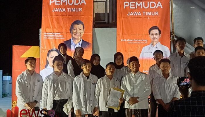 Achmad Fauzi Terima Simbol Dukungan dari Pemuda di Rembuk Pemuda Jatim