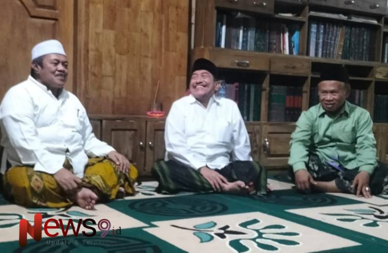 Foto: Calon Wakil Bupati Sumenep, Kiai Imam Hasyim, saat silaturahmi ke Pondok Pesantren Al Hidayah, Desa Arjasa, @by_News9.id