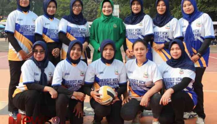 Persit KCK Cabang XXXV Kodim 0821 Meriahkan HUT Korem 083/Bdj ke-61 dengan Semangat Kompetisi Bola Voli