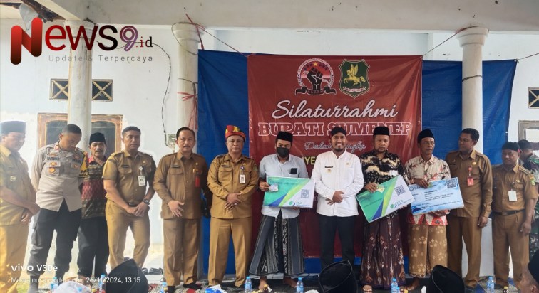 Foto: Penyerahan simbolis, Bupati Achmad Fauzi didampingi jajaran kepala OPD dan panitia ALARM, @by_News9.id