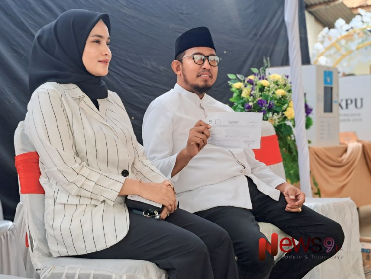 Foto: Bupati Sumenep, Dr. H. Achmad Fauzi Wongsojudo, SH., MH., bersama istri, Nia Kurnia Fauzi, @by_News9.id