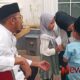 Foto: Calon Bupati Sumenep, Achmad Fauzi Wongsojudo dan istri bersama sejumlah anak yatim, @by_News9.id