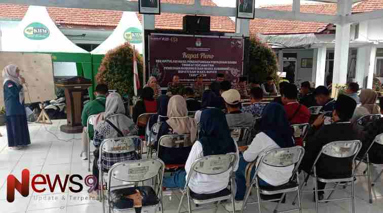 Foto: Rapat Pleno Rekapitulasi Hasil Penghitungan Perolehan Suara Kecamatan Randuagung, @by_News9.id