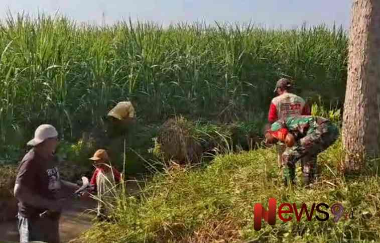 Foto: Kerja bakti pembersihan bantaran parit, @by_News9.id