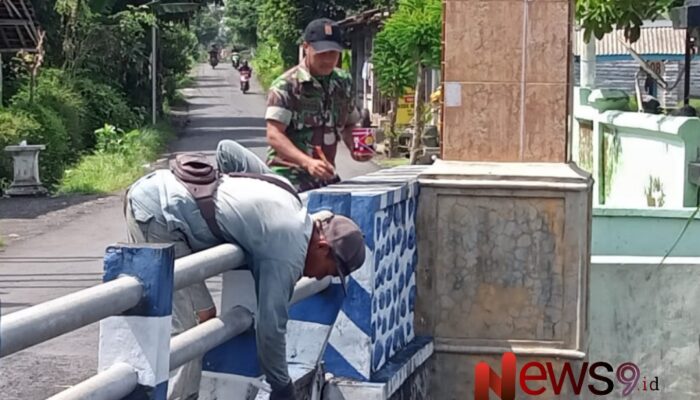 Pengecatan Tembok Jembatan di Dusun Magersari: Wujud Gotong Royong TNI dan Warga