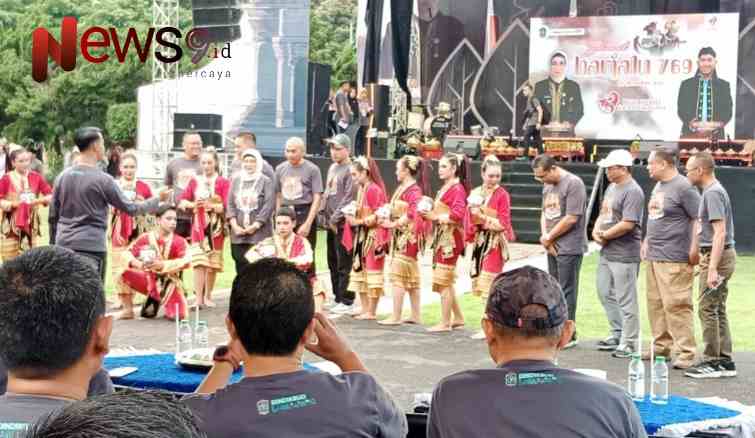 Foto: Pj Bupati Lumajang, resmi buka Expo Gebyar Kurikulum Merdeka di Alun alun Lumajang, @by_News9.id