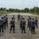 Foto: Sertu Taufiq Abdul Lukito, memimpin pelatihan khusus bagi anggota Satlinmas. @by_News9.id