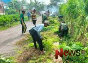 Gotong Royong di Ketangi, Babinsa dan Warga Bersatu Bersihkan Jalan Desa