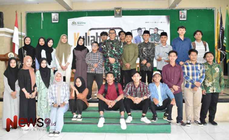 Foto: Puluhan Mahasiswa ibrahimy genteng ikuti kuliah tamu bersama Dandim 0825 / Banyuwangi. @by_News9.id