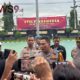 Foto: Kapolresta Banyuwangi Kombes Pol Rama Samtama Putra saat diwawancarai usai apel, @by_News9.id