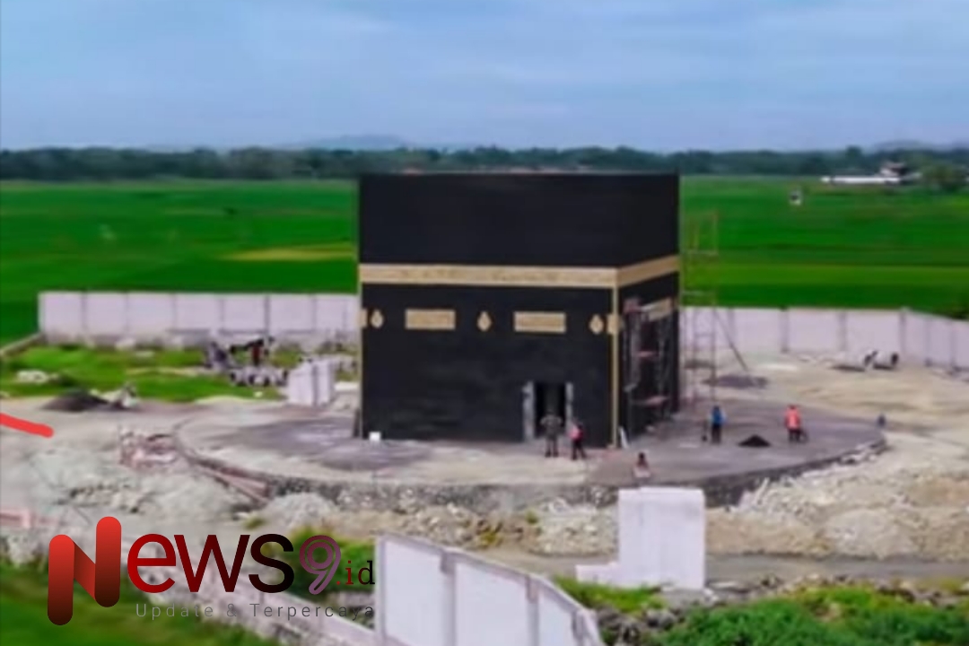 Foto: Pembangunan masjid yang menyerupai bangunan Ka'bah, @by_News9.id