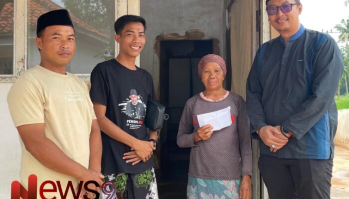 Bupati Achmad Fauzi Salurkan Bantuan ke Warga Terdampak Bencana