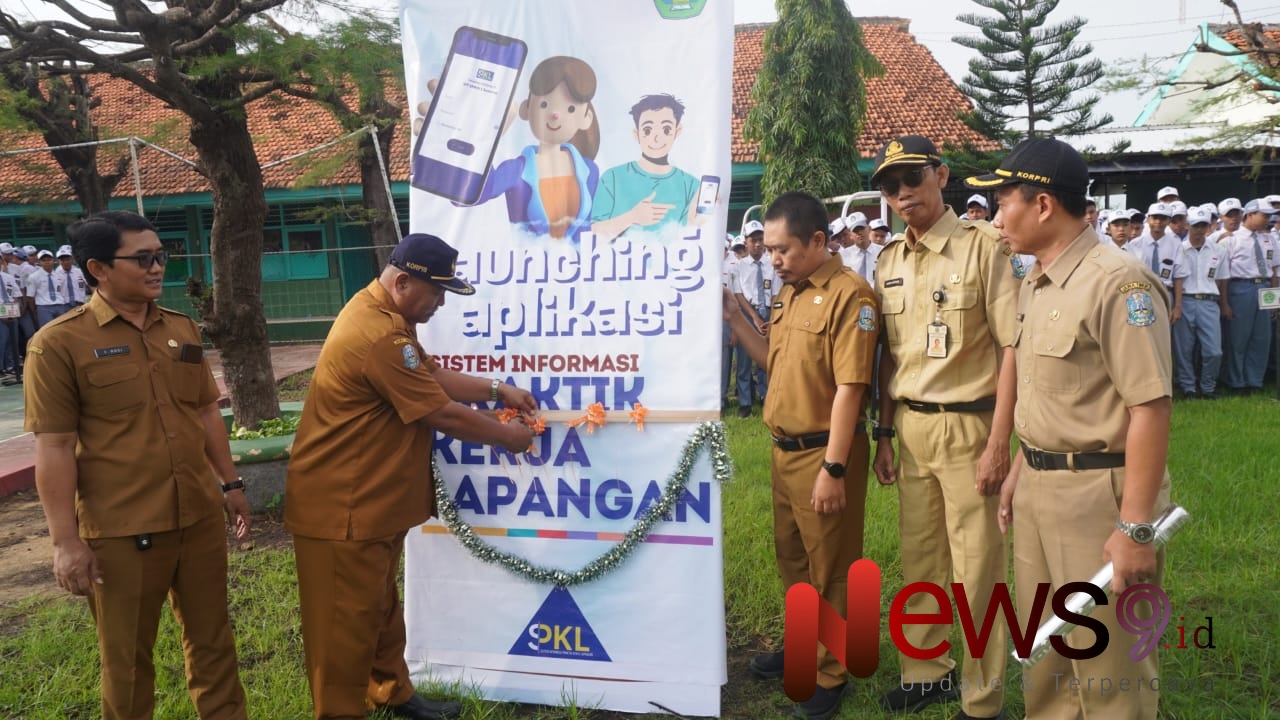Foto: Kepala SMKN 1 Sumenep, H. Zainul Sahari, saat meluncurkan aplikasi Sistem Informasi Praktik Kerja Lapangan (siPKL), @by_News9.id