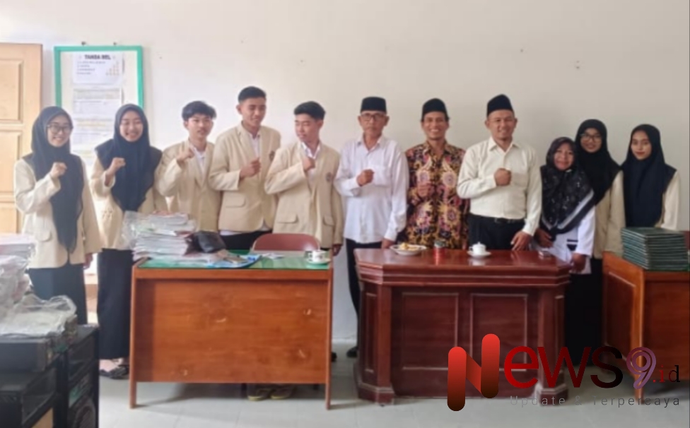 Foto: Sebanyak 10 mahasiswa dari STKIP PGRI Sumenep resmi diserahterimakan oleh Dosen Pembimbing Lapangan (DPL), @by_News9.id