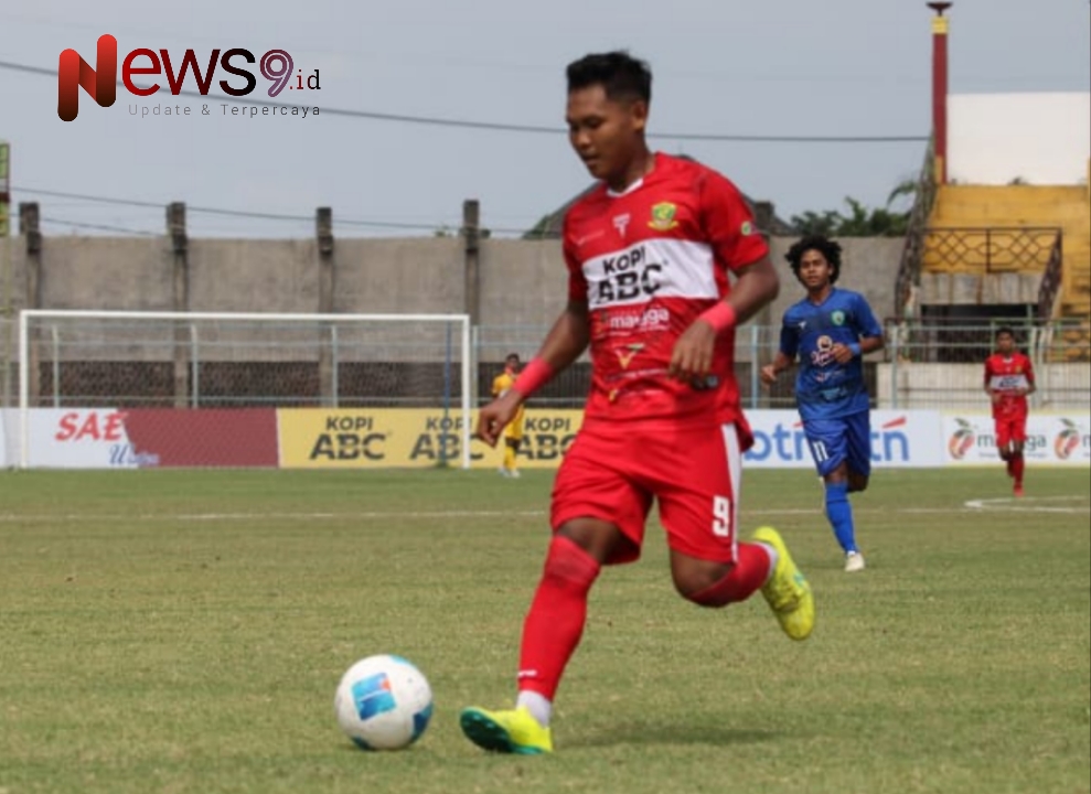 Foto: Pertarungan sengit terjadi antara Perssu Madura City dan Perseba Bangkalan di Stadion Bangkalan, @by_News9.id