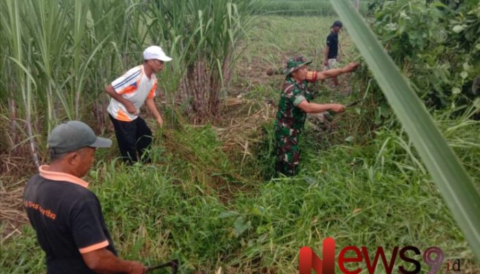 Kerja Bakti Pembersihan Saluran Irigasi di Desa Uranggantung untuk Mendukung Pertanian