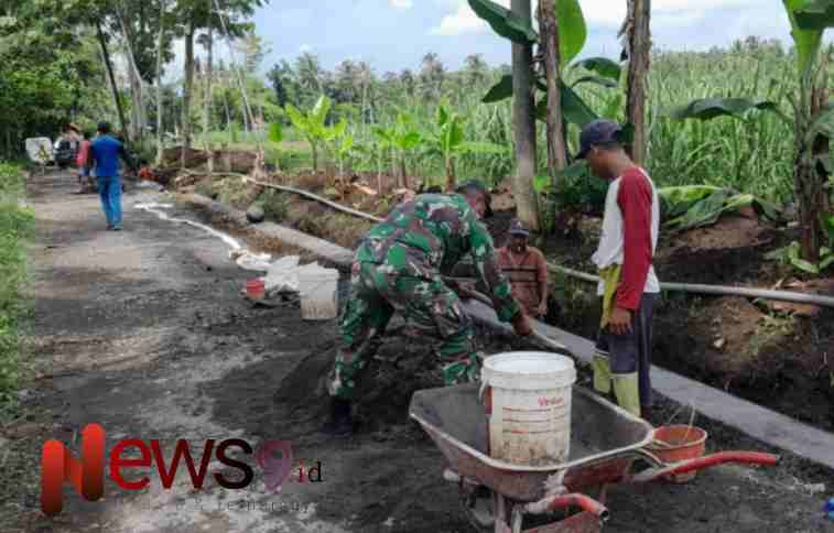 Foto: Serda Hendry Pranajaya yang selalu aktif membantu warga dalam berbagai kegiatan. @by_News9.id