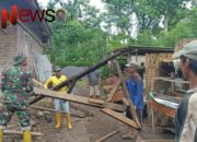 Upaya Komsos Babinsa Tunjung Bantu Renovasi Rumah Warga Binaan 