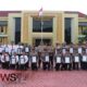 Foto: Kapolres Sumenep, AKBP Henri Noveri Santoso, saat memberikan penghargaan kepada 28 personel. @by_News9.id