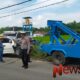 Foto: Mobil Agya yang mengalami laka maut di Jalan Raya Desa Gunung Eleh, Kecamatan Kedungdung, Sampang, di derek. @by_News9.id