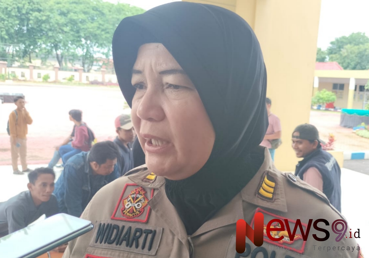 Foto: Plt Kasi Humas Polres Sumenep, AKP Widiarti S, usai konferensi pers di Mapolres setempat. @by_News9.id