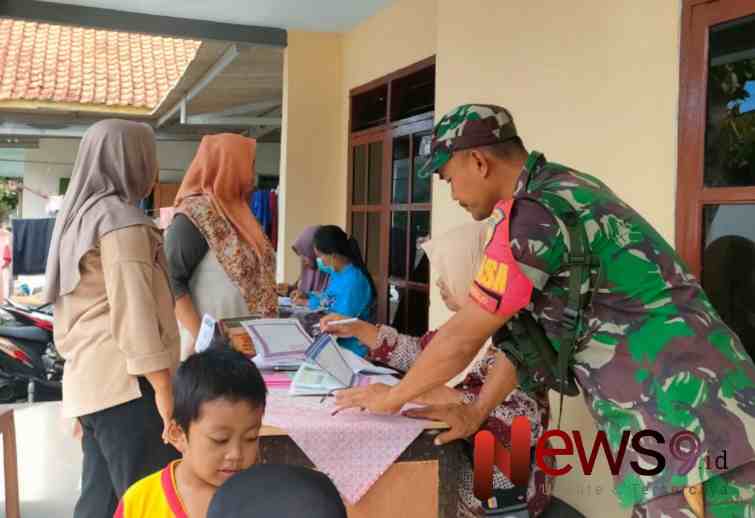 Foto: Sertu Riono Asnan, menunjukkan komitmennya dalam mendukung kesehatan. @by_News9.id