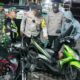 Foto: Serka Edi Supriyanto, saat bersama Babinkamtibmas Kedungjajang melaksanakan patroli wilayah. @by_News9.id