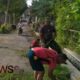 Foto: Pelda M. Arif Fadholi bersama warga melaksanakan kerja bakti membersihkan kanan kiri jalan. @by_News9.id
