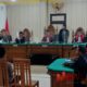 Foto: Sidang perdana kasus penganiayaan yang menyebabkan meninggalnya Alm. Neneng mulai digelar di Pengadilan Negeri (PN) Sumenep. @by_News9.id