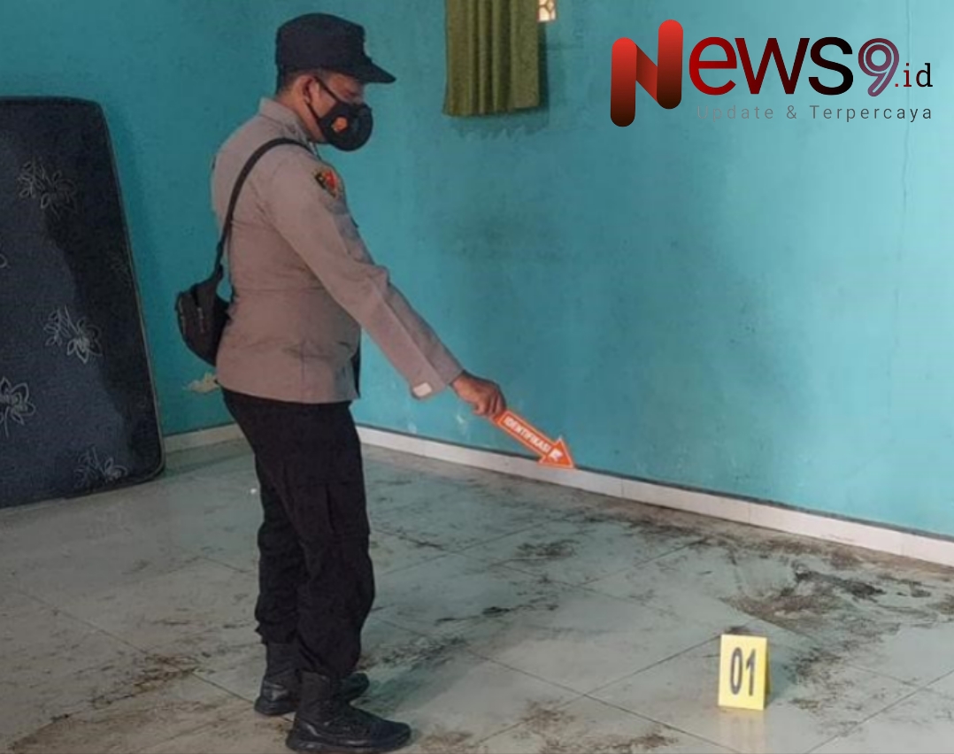 Foto: Polisi sedang menunjukkan lokasi tewasnya AS (35 thn), @by_News9.id