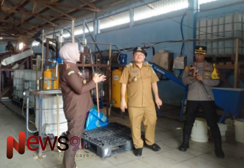 Foto: Pj Bupati Sampang Rudi Arifiyanto sedang meninjau UPG di Desa Pangarengan, bersama Kejari Sampang Fadilah Helmi dan Kapolres Sampang AKBP Hartono, @by_News9.id