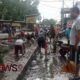 Foto: Bersama elemen masyarakat menggelar kerja bakti pembersihan drainase. @by_News9.id
