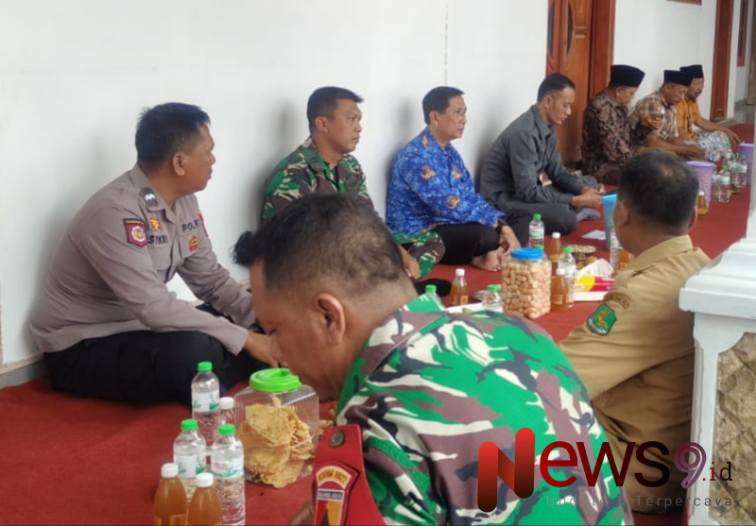 Foto: Asosiasi Kepala Desa (AKD) Kecamatan Bluto saat menggelar pertemuan bulanan. @by_News9.id
