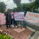 Foto: Ketua IWB Abi Arbain dan Pasopati saat menggelar aksi demonstrasi di Kejaksaan Negeri Banyuwangi. @by_News9.id