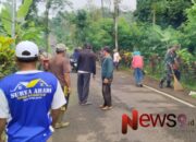Sinergi Babinsa dan Masyarakat: Bersihkan Jalan dan Selokan Demi Lingkungan Nyaman