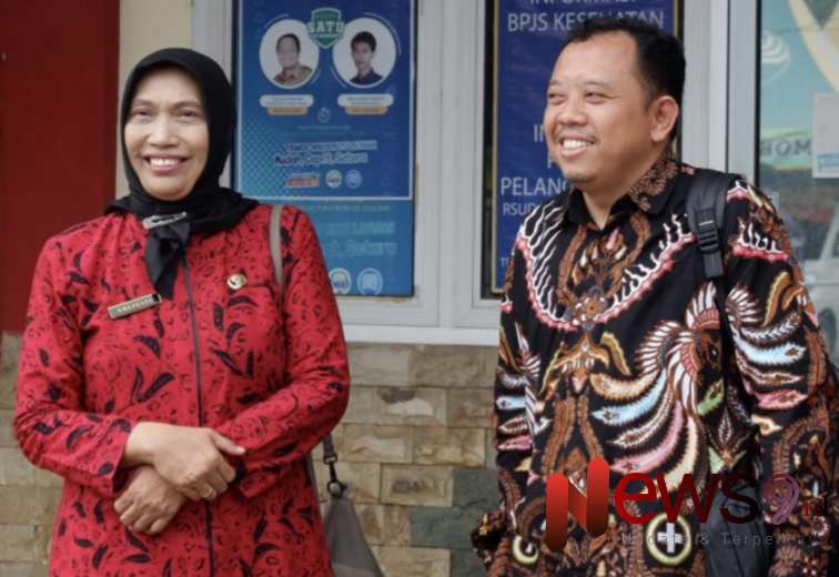 Foto: (Istimewa) Direktur RSUD Anwar Sumenep, dr. Hj. Erliyati (kiri) bersma Tim Visitasi. @by_News9.id