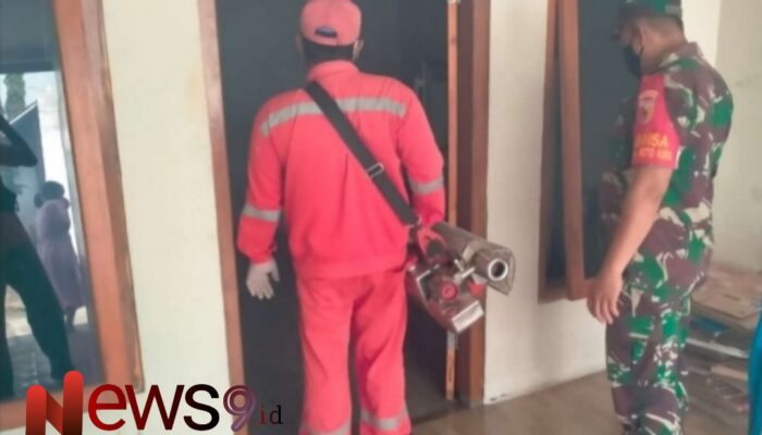 Pendampingan Babinsa Kaliboto Kidul Dukung Upaya Pencegahan Demam Berdarah Melalui kegiatan Fogging