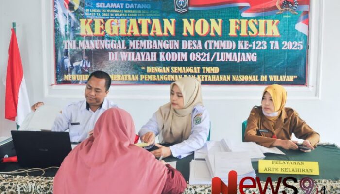 Disdukcapil Lumajang dan Satgas TMMD ke-123 Kodim 0821/Lumajang Gelar Pelayanan Administrasi Kependudukan
