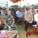 Foto: Kasdim 0827/Sumenep Mayor Cba Ari Pamungkas mewakili Dandim dan Kapolres Sumenep AKBP Henri Noveri Santoso, bersama PJU Polres Sumenep, Kepala DKPP Sumenep, Forkopimka Ganding, @by_News9.id